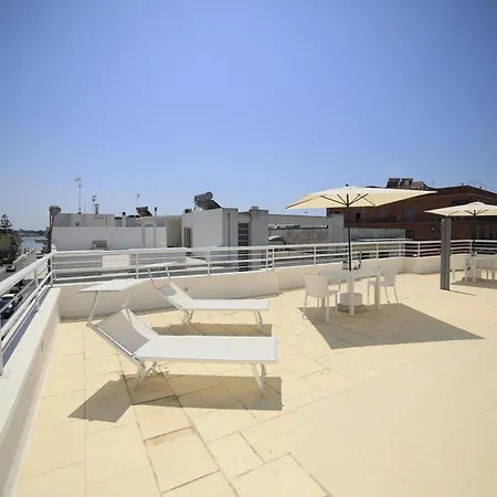Riviera Luxury Bed & Breakfast *