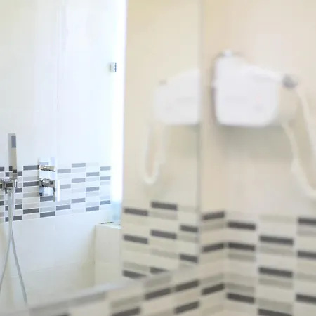 Riviera Luxury Bed & Breakfast *