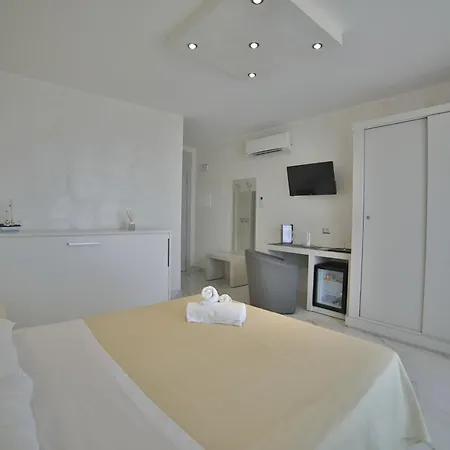 Riviera Luxury Bed & Breakfast