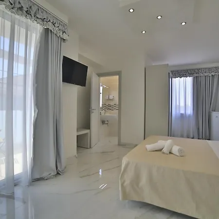 Riviera Luxury Bed & Breakfast *